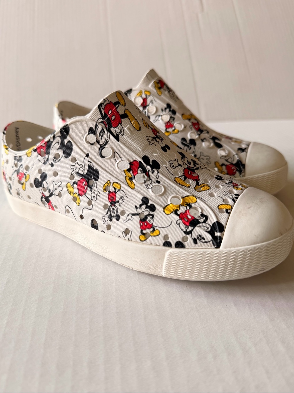 Native Disney Cruise Mickey Mouse Jefferson Water Shoe 12